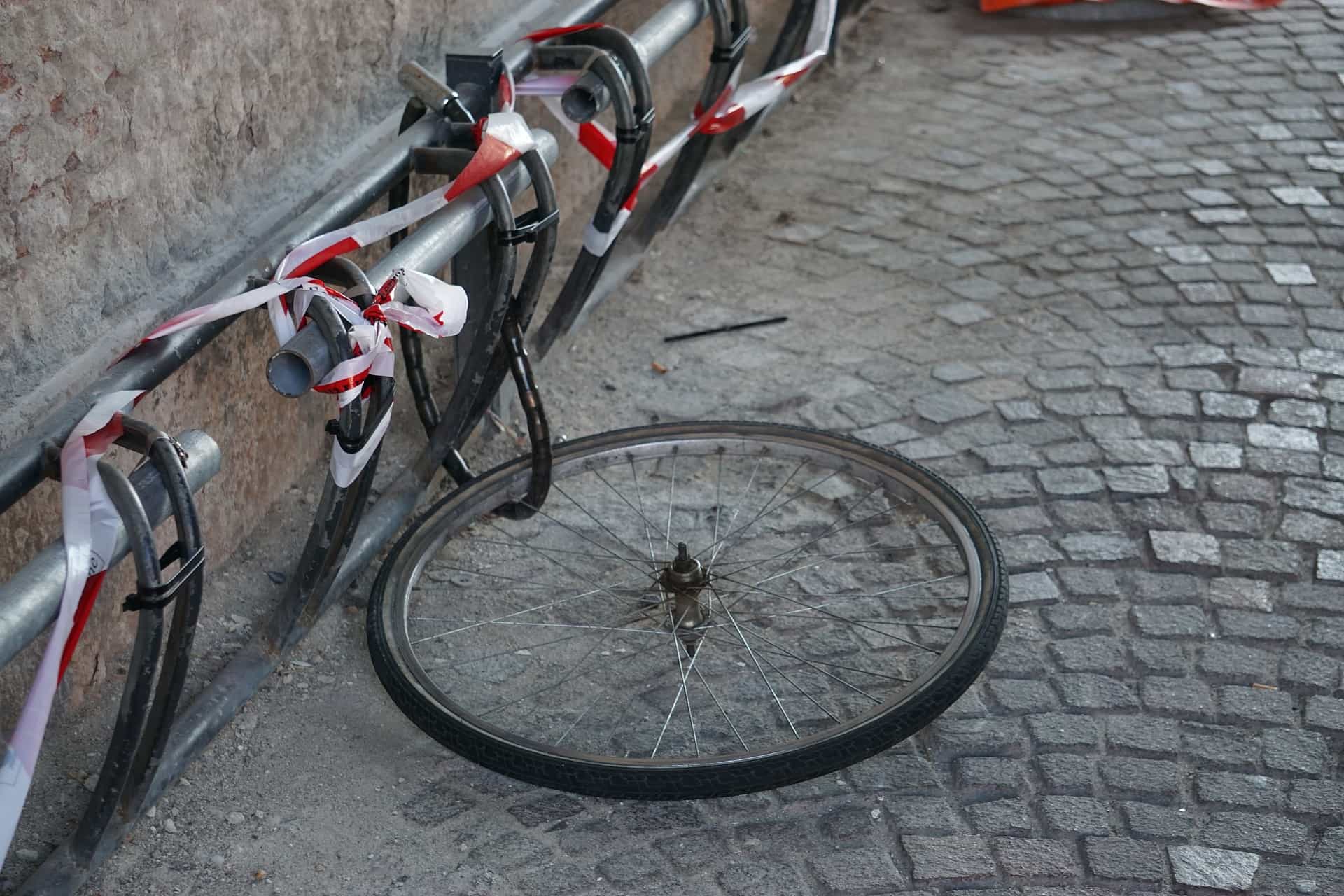 Des voleurs qui ciblent les outils de bricolage et les vélos dans